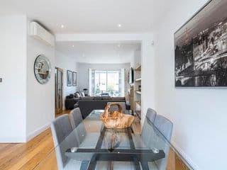 The Porchester Gardens - Modern & Bright 4BDR with Garden and Parking photo 3