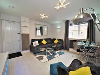 Beautifully Boutique 4 Sleeper Eton High Street photo 2