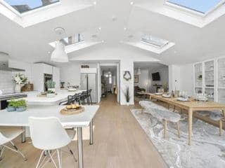 Clarence House-Windsor-Parking-5 bed photo 1