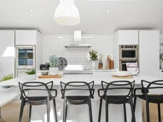 Clarence House-Windsor-Parking-5 bed photo 3