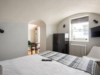 Newly Refurbished Flat With Patio. By Hyde Park photo 2