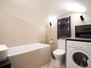 Newly Refurbished Flat With Patio. By Hyde Park photo 3