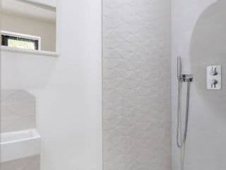 Sleek Modern Wimbledon Home photo 2