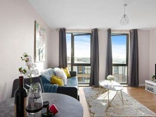 Spacious & Cosy, Netflix, Parking, Colindale Station photo 3