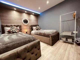 Luxurious *5 Bedroom House*In Center Of Birmingham photo 4