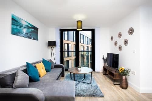 Absolute Stays on Essex - Chinatown - Hippodrome - Alexandra Theatre - Bull Ring - The Rep - B'Ham Intl Airport - Free WiFi - Free Parking - Contractors - Corporates