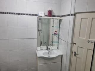 Guess bungalow wembley photo 1