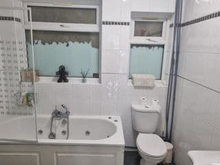 Guess bungalow wembley photo 2