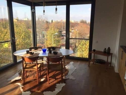 2 Bedroom Mauerpark-Apartment, Berlin Mitte View calendar