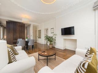 Grosvenor Gardens by CAPITAL photo 1