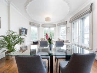 Grosvenor Gardens by CAPITAL photo 3