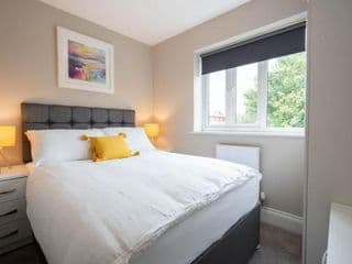 Fantastic 3BR House in Birmingham With Garden photo 1