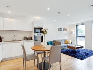 Modern and Stylish 1Bed Flat Centrally Located photo 1