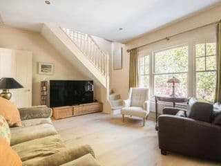 Charming Home in Leafy Parsons Green photo 1