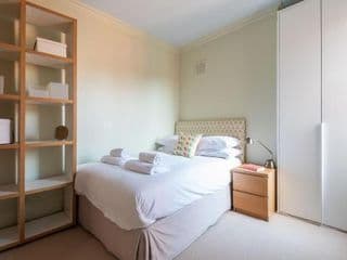Charming Home in Leafy Parsons Green photo 4