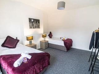 New Contractor House & M1 Access & LLA & Dunstable by Comfy Workers photo 1