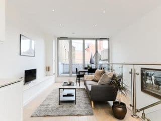 Trafalgar Square Apartments photo 1