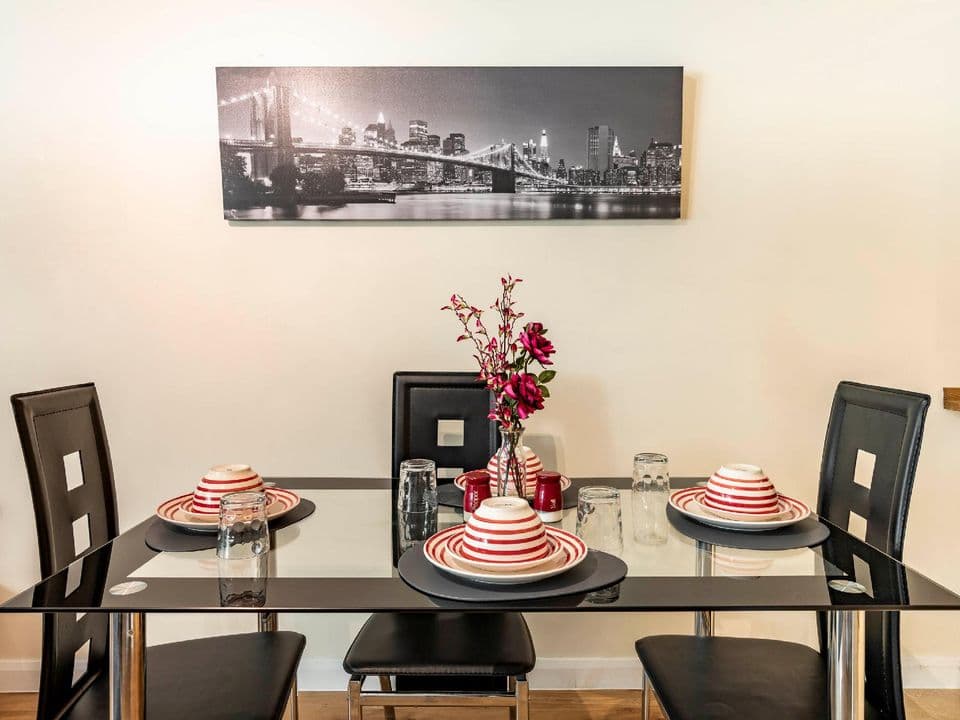 MPL Apartments - Queens Broadway F4