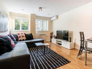MPL Apartments - Queens Broadway F4 photo 4