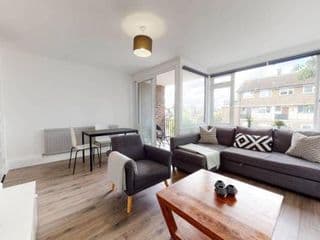 Amazing 3 Bedroom Flat - 4mins to tube station photo 1