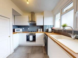 Amazing 3 Bedroom Flat - 4mins to tube station photo 4
