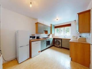 Super 2 bed House wPrivateParking&PrivateGarden photo 2