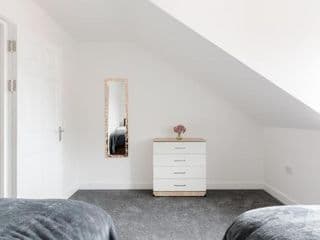 Birmingham Estate - Contractor & Group Accommodation - Secure Parking photo 3
