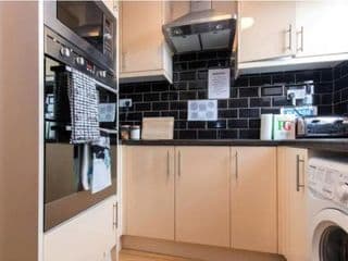 Harrow Rd Rooms by DC London Rooms photo 4