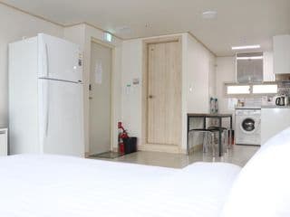 Three Bed room unit nearby Metro and E-Mart photo 1