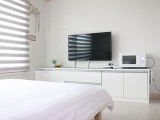 Three Bed room unit nearby Metro and E-Mart photo 4