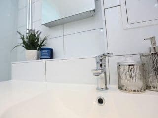 Captivating 1Bed&1Bath with FREE WIFI & PARKING photo 1