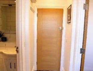 Captivating 1Bed&1Bath with FREE WIFI & PARKING photo 3
