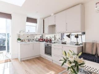 Luxury Flat with SW balcony in Fulham Broadway photo 1