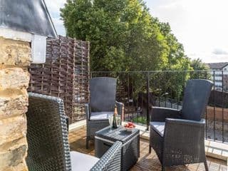 Luxury Flat with SW balcony in Fulham Broadway photo 2