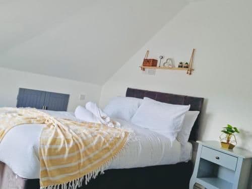 3 bedroom apartment near Birmingham airport/NEC
