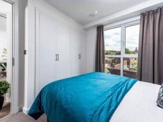 A beautiful brand new flat 25-minute to London photo 4