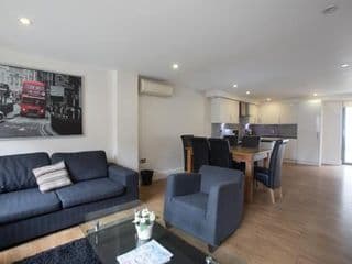 Lovely 2 Bed 2 Bath Apartment Central London photo 4