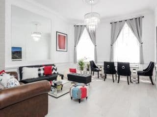 Oxford Street 2 Bed Apartment photo 1