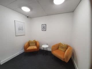 Modern One Bed Apartment in Private Building photo 4