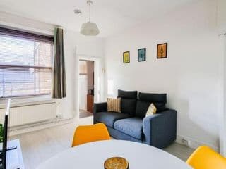 Pass The Keys Beautiful 2 Bedroom Apartment in Wimbledon photo 3