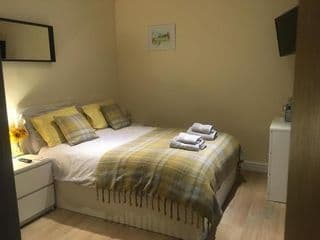 Private Entry Double bedroom with beautiful views! photo 1