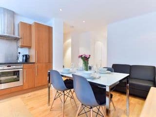Royal London Apartments photo 2