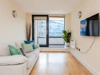 Vivid 2 Bedroom Apartment in Central London photo 1