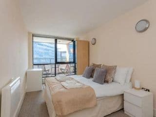 Vivid 2 Bedroom Apartment in Central London photo 4