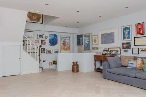 Contemporary 2 Bedroom House in Vibrant Shepherds Bush