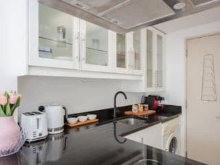 Stylish 1 Bedroom Apartment Near Northcote Road photo 2