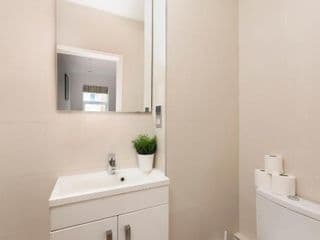 Lovely 2-Bed Central London Apartment photo 3