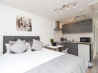 Findon Suite photo 3