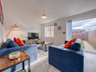 Modern 4 Bedroom 2 Bath House with Parking, Tyseley, Birmingham photo 4