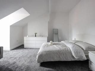 Spacious 4 Bed House in Birmingham, Suitable for Contractors photo 3